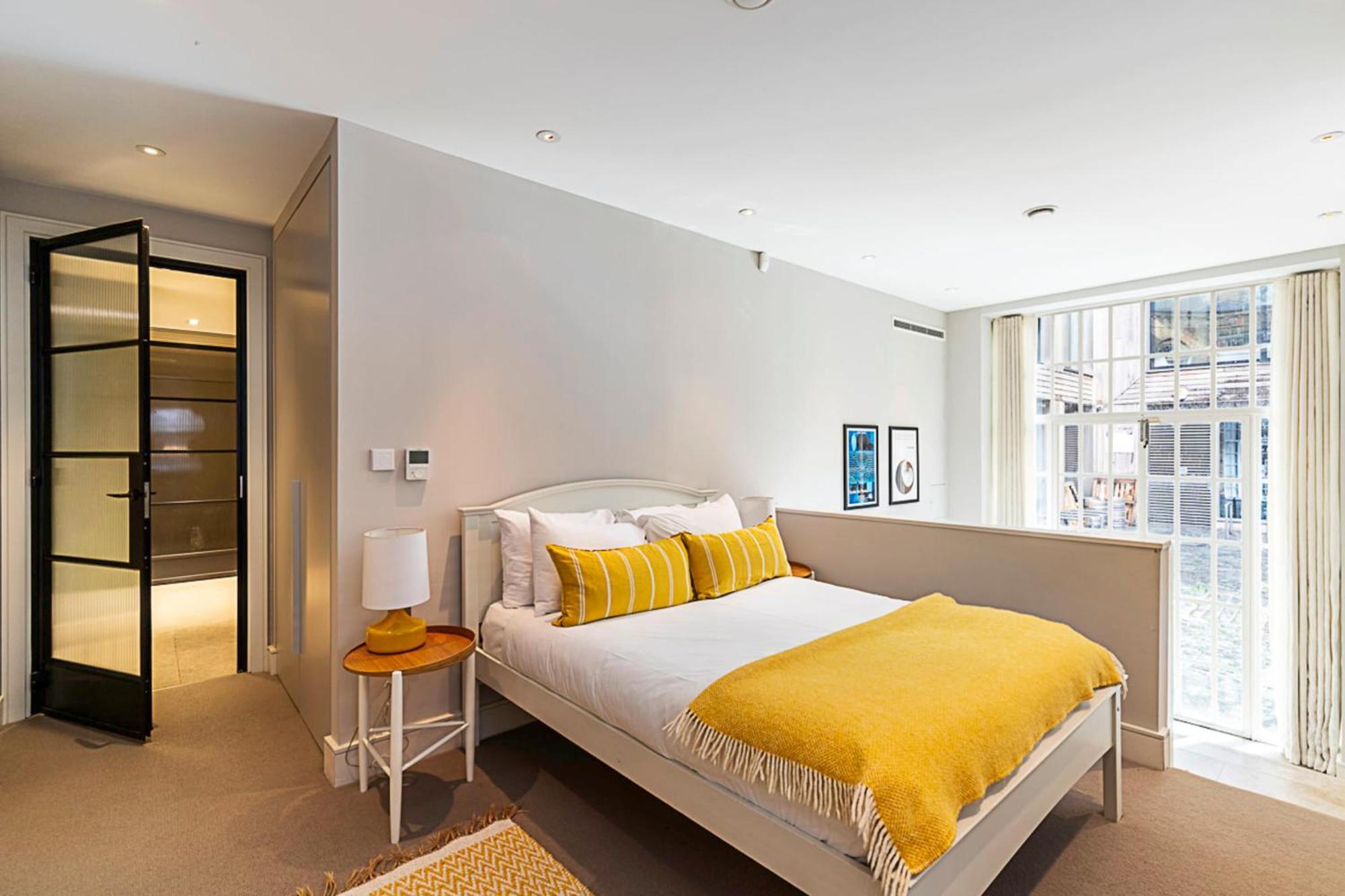 Pepys House A Modern Touch Of History Londen