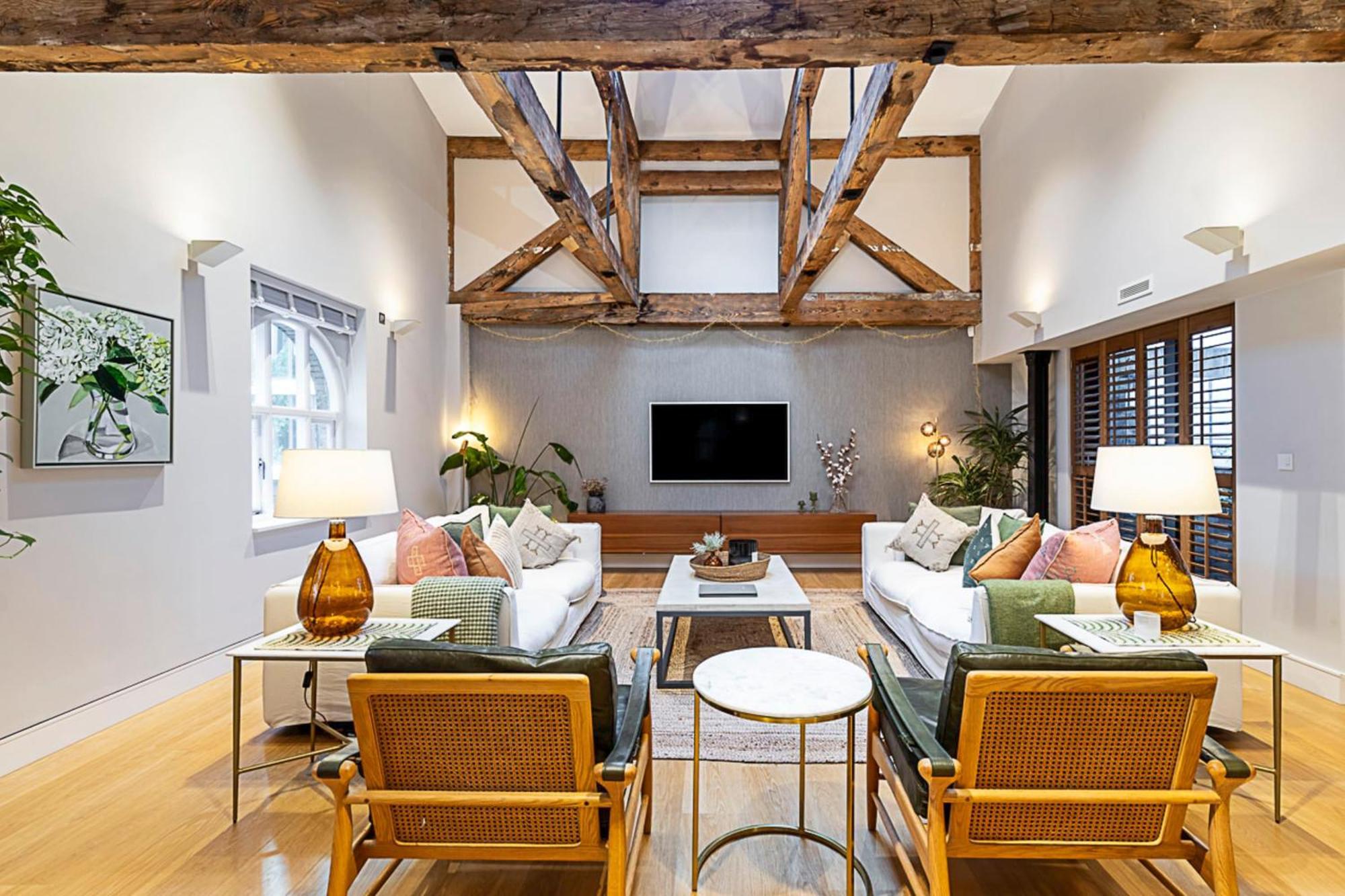 Pepys House A Modern Touch Of History * Londen