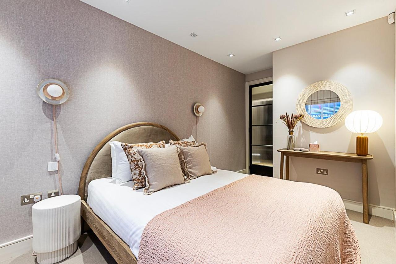 Vakantiehuis Pepys House A Modern Touch Of History Londen