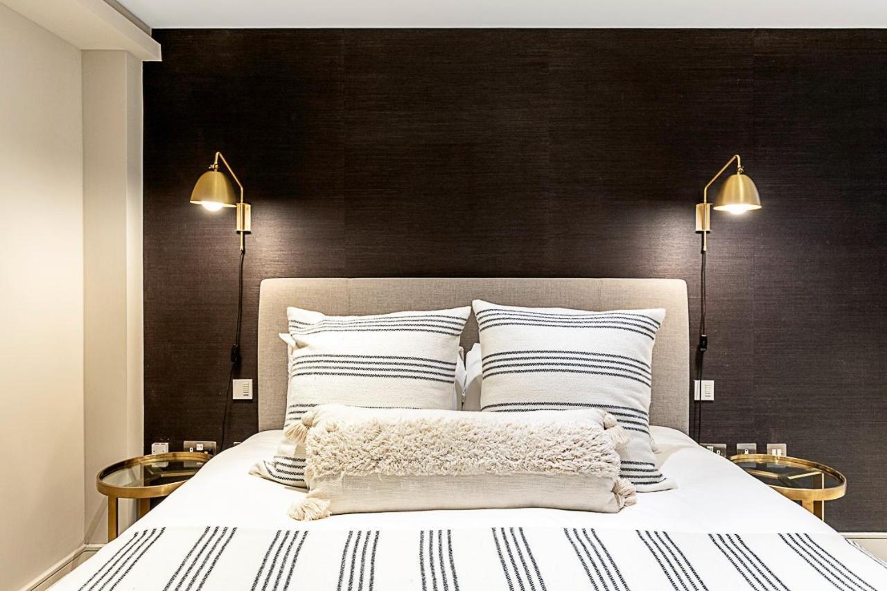 Vakantiehuis Pepys House A Modern Touch Of History *